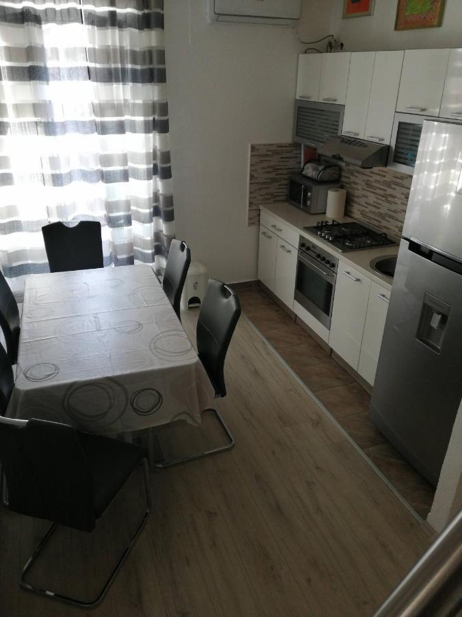 Appartement Centar Njivice Extérieur photo