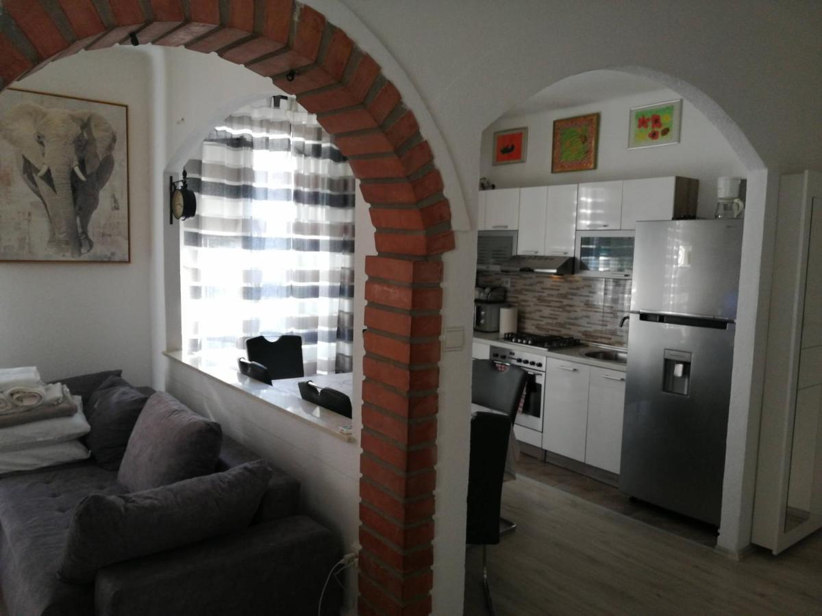 Appartement Centar Njivice Extérieur photo