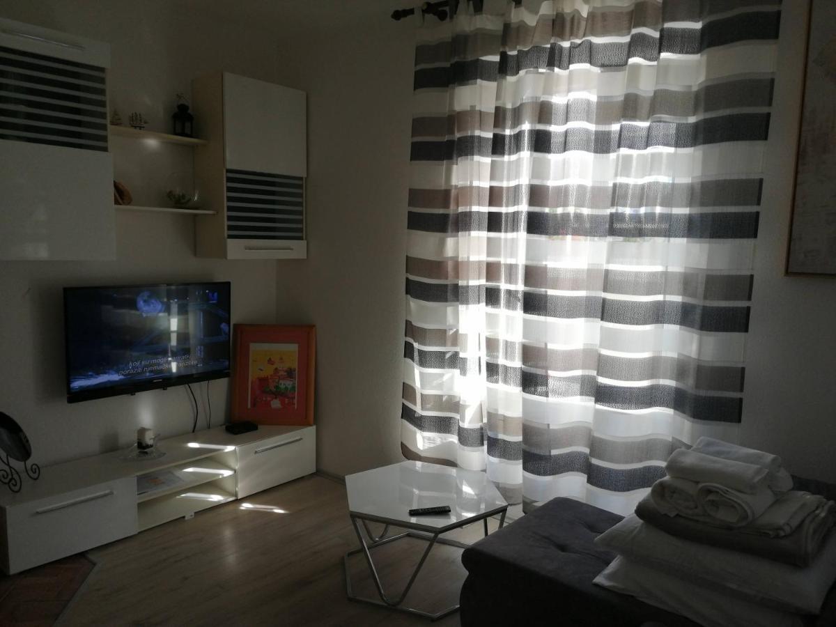 Appartement Centar Njivice Extérieur photo