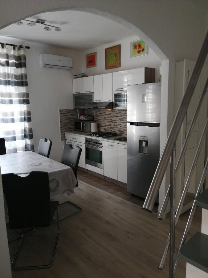 Appartement Centar Njivice Extérieur photo